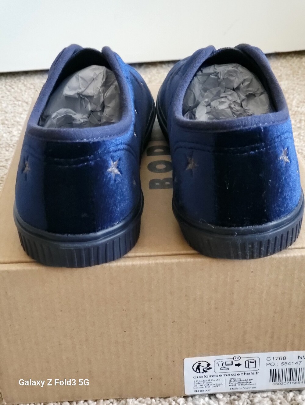 ♥️NWT♥️ Boden Girls Navy Velvet Slip-On Sneakers with Gold Embroidered Stars - Picture 5 of 9